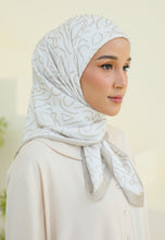 Load image into Gallery viewer, Rylaa Square Hijab (Doodle Nude)