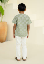 Load image into Gallery viewer, Shirt Boy (Sage Green)