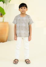 Load image into Gallery viewer, Shirt Boy (Taupe)