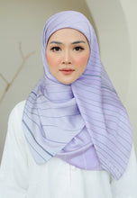 Load image into Gallery viewer, Qaseh Square Hijab (Lilac)
