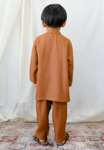Load image into Gallery viewer, Tulip Boy ( Brown )