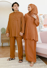 Load image into Gallery viewer, Baju Melayu Tulip Men ( Brown )