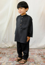 Load image into Gallery viewer, Orked Boy ( Black )