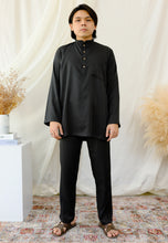 Load image into Gallery viewer, Baju Melayu Orked Men (Black)