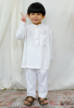 Load image into Gallery viewer, Orked Boy ( White )