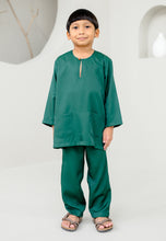 Load image into Gallery viewer, Baju Melayu Boy (Emerald Green)
