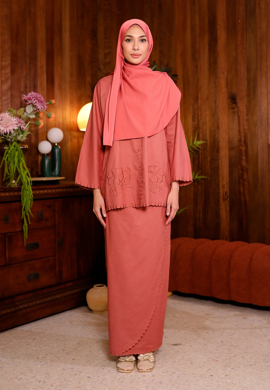 Seruni Kurung (Women)