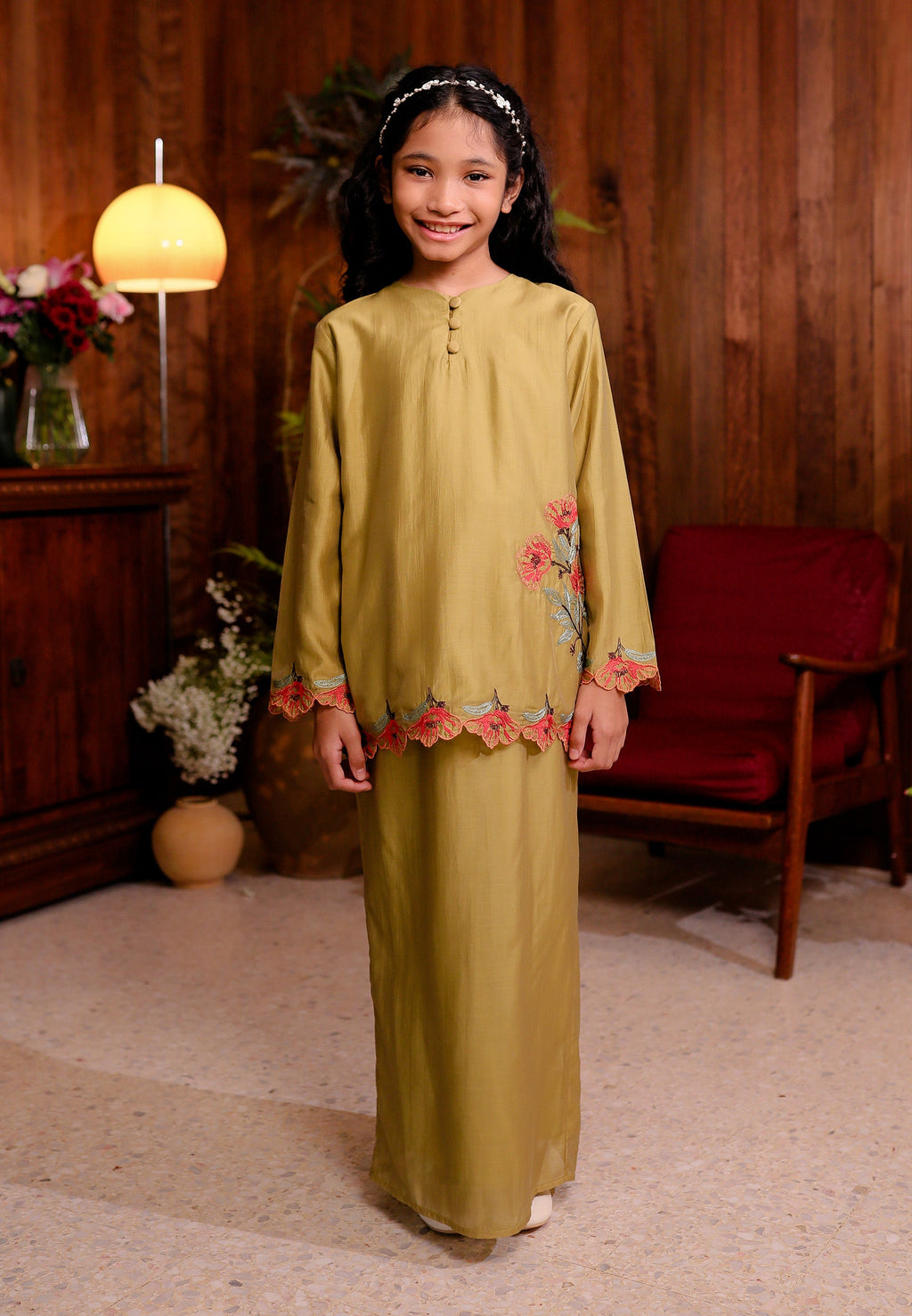Kembang Nur Kurung (Girl)