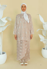 Load image into Gallery viewer, Ikatan Kurung (Taupe)