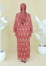 Load image into Gallery viewer, Ikatan Kurung (Redwood)