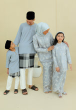 Load image into Gallery viewer, Kerabat Kurta Men (Silver)