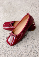 Load image into Gallery viewer, Beau Ballerina Pump (Red)