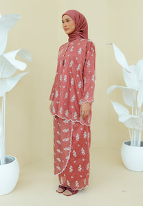 Ikatan Kurung (Redwood)