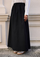 Load image into Gallery viewer, Heidi Plain Skirt (Black)
