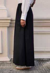 Heidi Plain Skirt (Black)