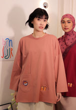 Load image into Gallery viewer, Bora Cat T-shirt (Blush Pink)