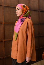 Load image into Gallery viewer, Erum Linen Top (Brownish Orange)