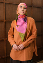 Load image into Gallery viewer, Erum Linen Top (Brownish Orange)