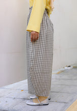 Load image into Gallery viewer, Vega Barrel Pants (Taupe Grey)