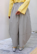 Load image into Gallery viewer, Vega Barrel Pants (Taupe Grey)
