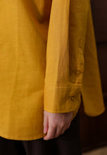 Load image into Gallery viewer, Erum Linen Top (Mustard)