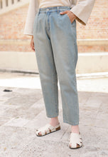 Load image into Gallery viewer, Mom Jeans (Washed Teal Blue)