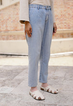 Load image into Gallery viewer, Mom Jeans (Washed Baby Blue)