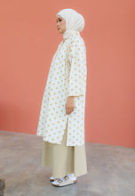 Load image into Gallery viewer, Ibna Printed Tunic (Polka Nude)