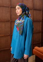 Load image into Gallery viewer, Erum Linen Top (Teal Green)