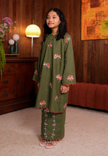 Load image into Gallery viewer, Lestari Girl (Olive Green)