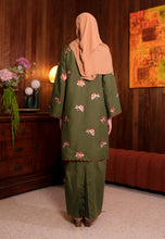 Load image into Gallery viewer, Lestari Kurung (Olive Green)