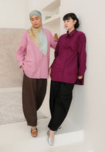 Load image into Gallery viewer, Malia Barrel Pants (Black)