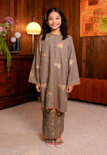 Load image into Gallery viewer, Lestari Girl (Taupe)