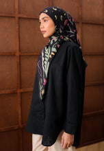Load image into Gallery viewer, Erum Linen Top (Black)