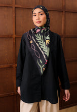 Load image into Gallery viewer, Erum Linen Top (Black)