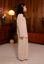 Load image into Gallery viewer, Seruni Girl (Nude)