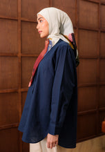 Load image into Gallery viewer, Erum Linen Top (Midnight Blue)