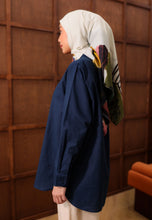 Load image into Gallery viewer, Erum Linen Top (Midnight Blue)