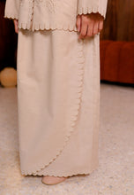 Load image into Gallery viewer, Seruni Girl (Nude)