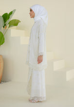 Load image into Gallery viewer, Bertemu Kurung (Cream White)