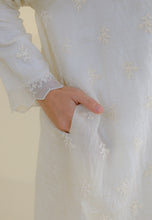 Load image into Gallery viewer, Bertemu Kurung (Cream White)