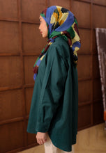 Load image into Gallery viewer, Erum Linen Top (Emerald Green)