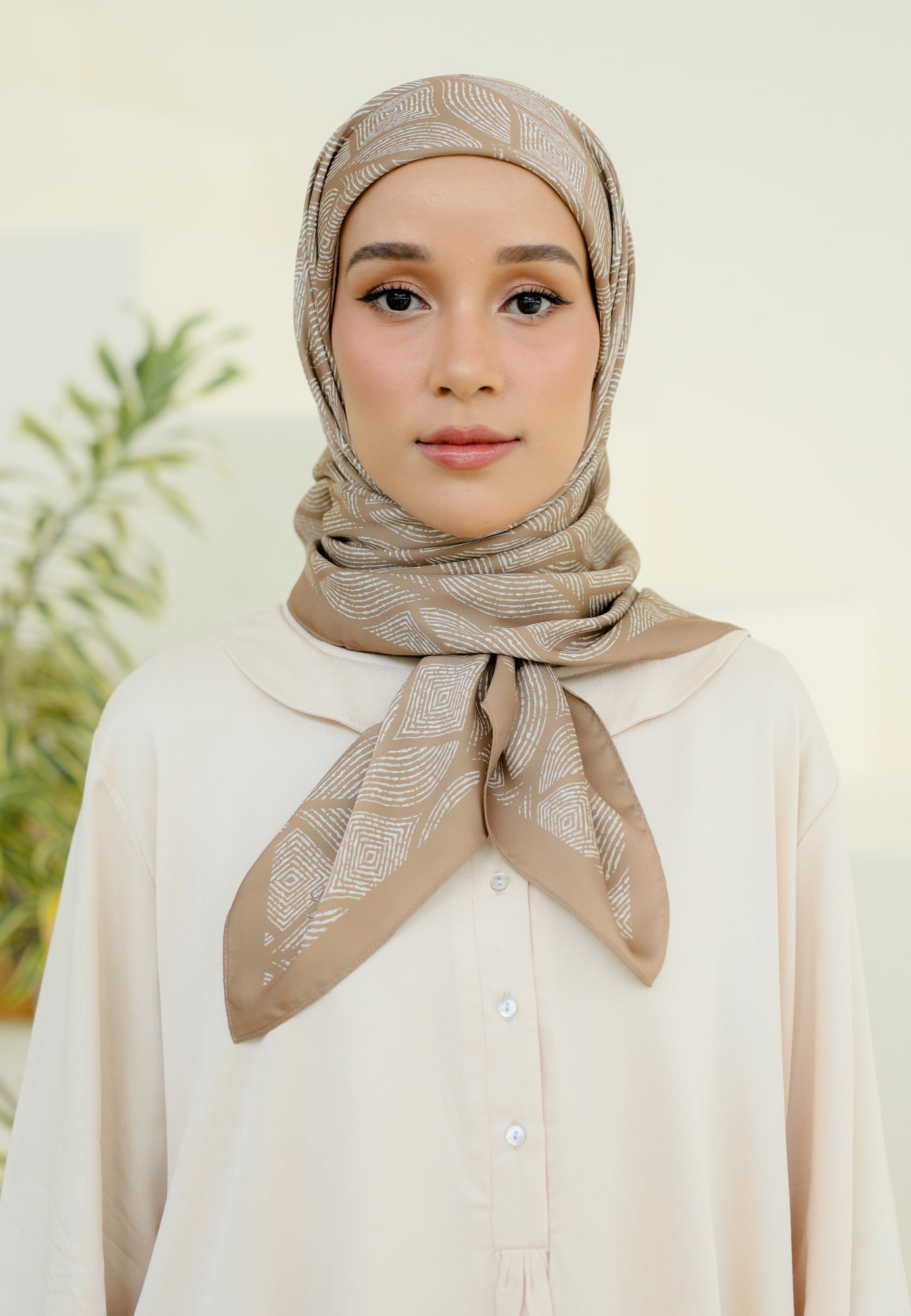 Rylaa Square Hijab (Leaf Brown)