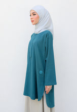 Load image into Gallery viewer, Mahdia Linen Top (Teal Blue)