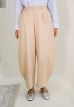 Load image into Gallery viewer, Malia Barrel Pants (Cream)