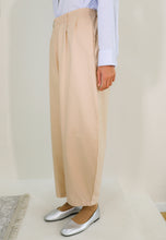 Load image into Gallery viewer, Malia Barrel Pants (Cream)