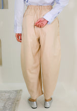 Load image into Gallery viewer, Malia Barrel Pants (Cream)