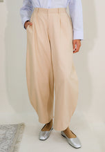 Load image into Gallery viewer, Malia Barrel Pants (Cream)