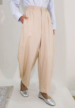 Load image into Gallery viewer, Malia Barrel Pants (Cream)