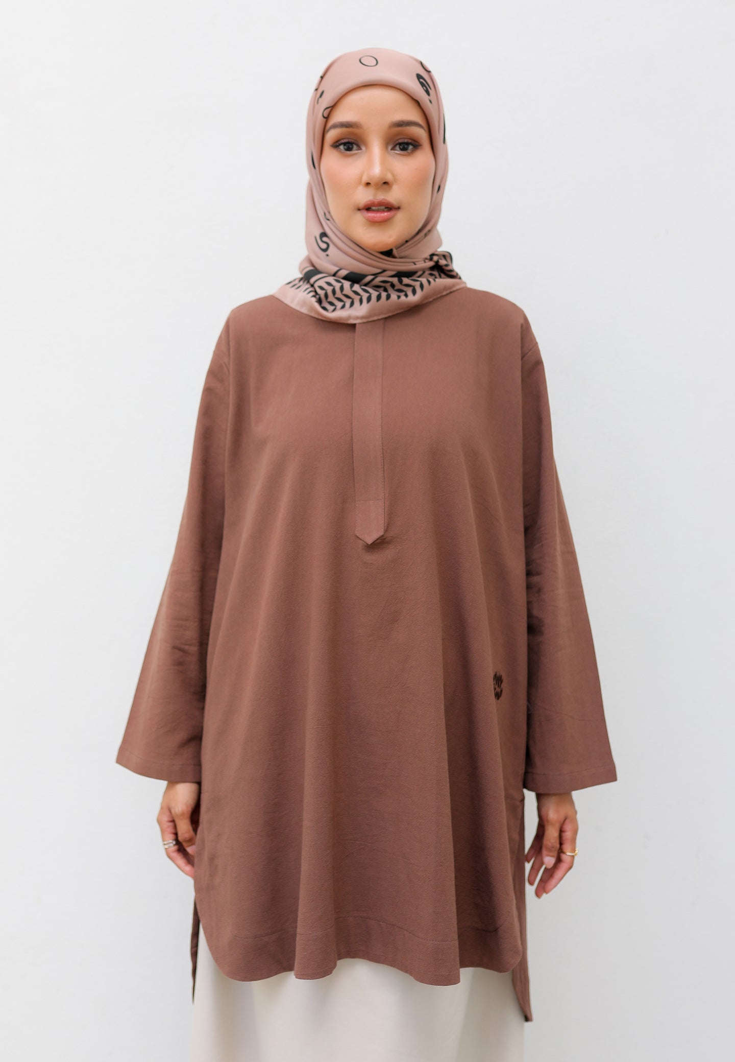 Mahdia Linen Top (Walnut)